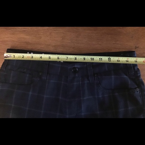 Hurley Raw Hem Shorts EUC - Picture 6 of 9